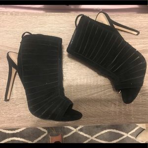 Steve Madden Alayna suede peep toe bootie size 8
